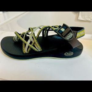 Chaco size 8 sporty, strappy sandals